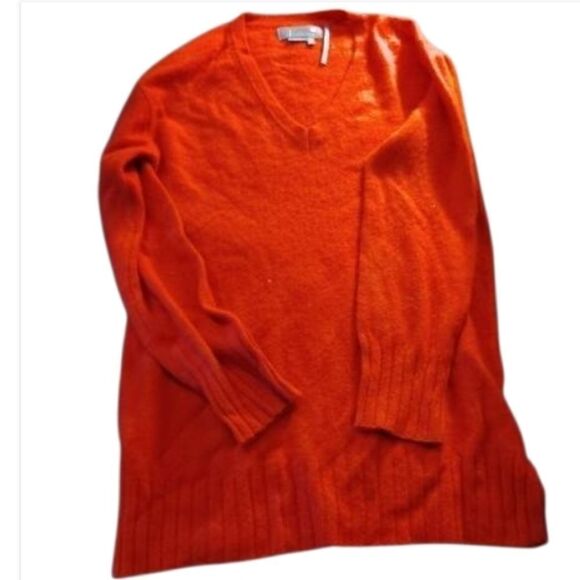 Anthropology red 100% cashmere sweater(small hole dime next to it) - Picture 1 of 7